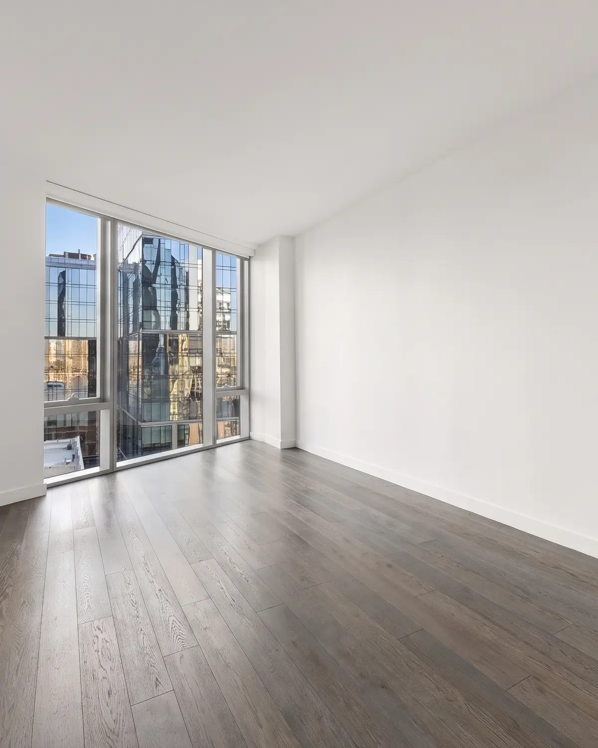 The same unit empty, before furnishing